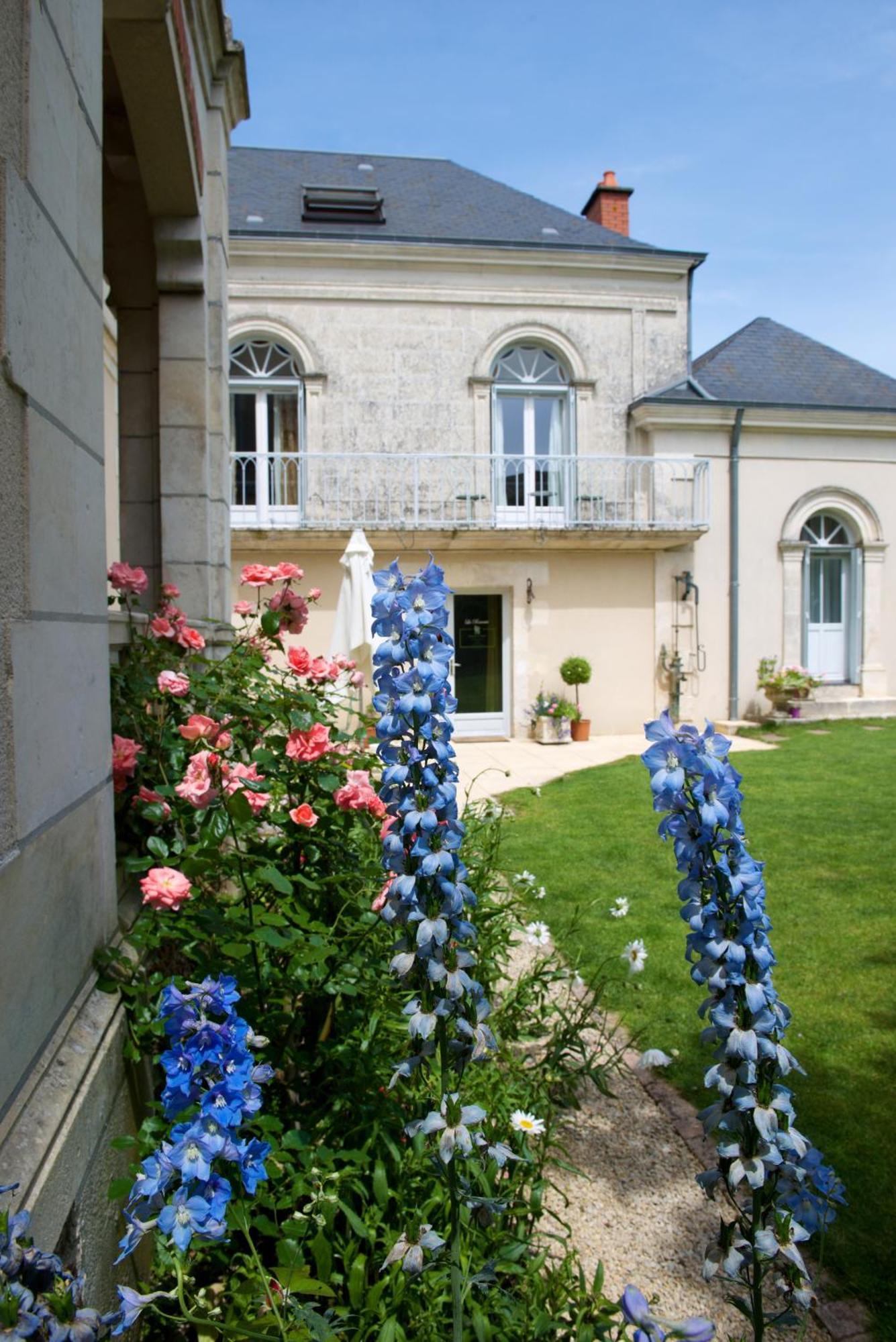 La Roseraie Neuville-du-Poitou Exteriör bild