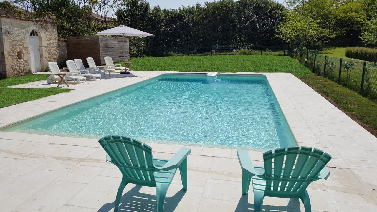 La Roseraie Neuville-du-Poitou Exteriör bild